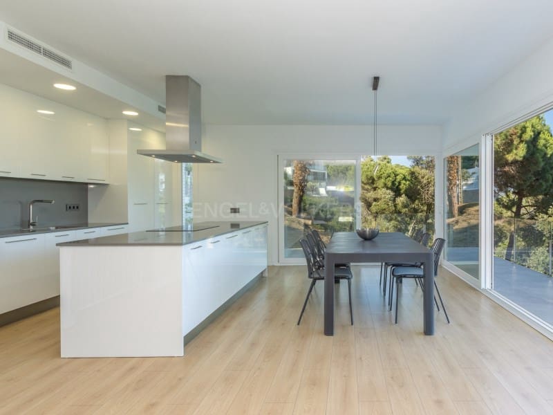 4 chambre Villa/Maison à vendre à Lloret de Mar - 679 000 € (Ref: 9916572)