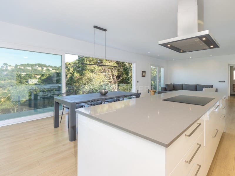 4 chambre Villa/Maison à vendre à Lloret de Mar - 679 000 € (Ref: 9916572)