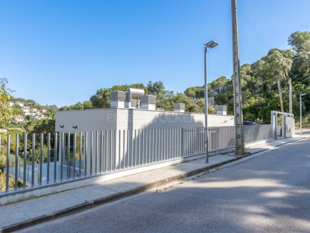 4 chambre Villa/Maison à vendre à Serra Brava, Lloret de Mar - 679 000 € (Ref: 9916572)