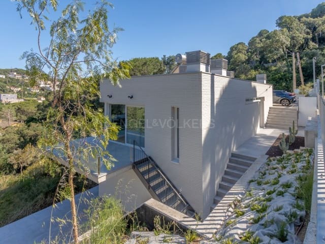 4 chambre Villa/Maison à vendre à Serra Brava, Lloret de Mar - 679 000 € (Ref: 9916572)