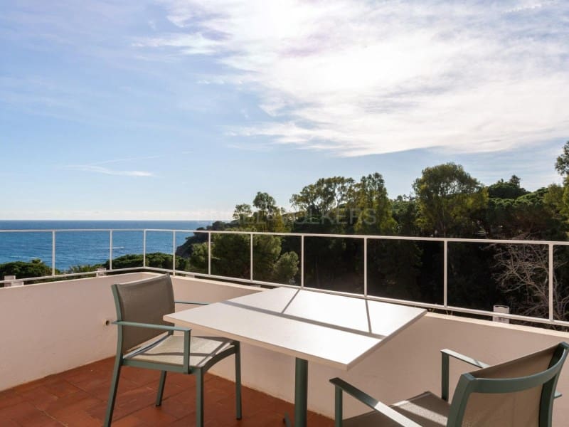 4 bedroom Flat for sale in Blanes with garage - € 985,000 (Ref: 9927062)
