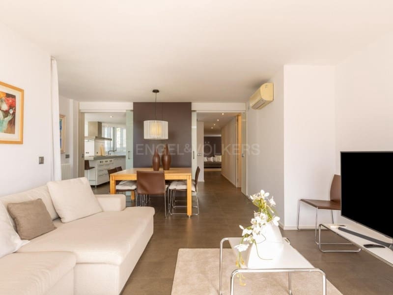 4 bedroom Flat for sale in Blanes with garage - € 985,000 (Ref: 9927062)