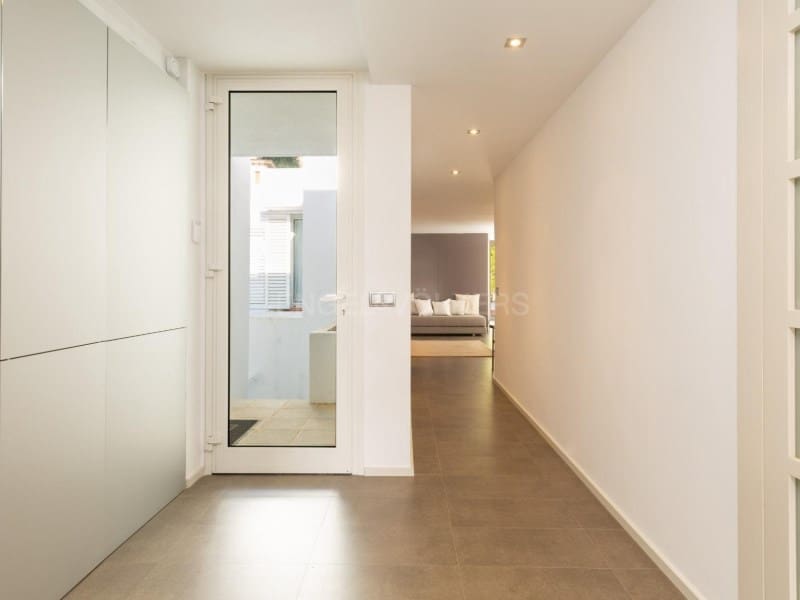 4 bedroom Flat for sale in Blanes with garage - € 985,000 (Ref: 9927062)