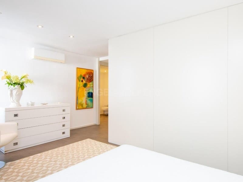 4 bedroom Flat for sale in Blanes with garage - € 985,000 (Ref: 9927062)