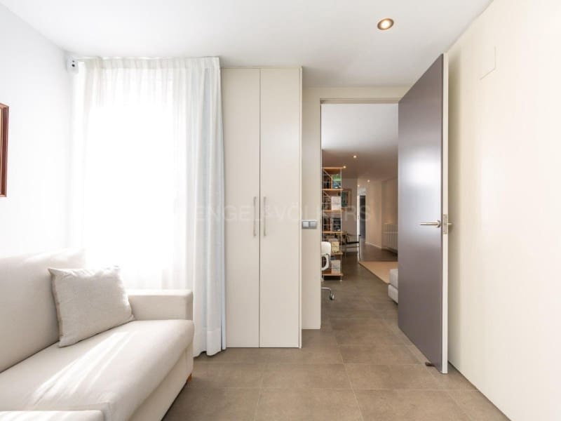 4 bedroom Flat for sale in Blanes with garage - € 985,000 (Ref: 9927062)