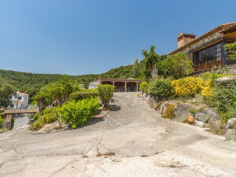 4 bedroom Villa for sale in Santa Cristina d'Aro with pool garage - € 749,000 (Ref: 9929063)