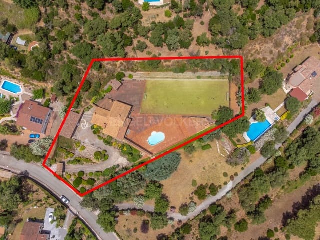 4 slaapkamer Villa te koop in Santa Cristina d'Aro met zwembad garage - € 749.000 (Ref: 9929063)