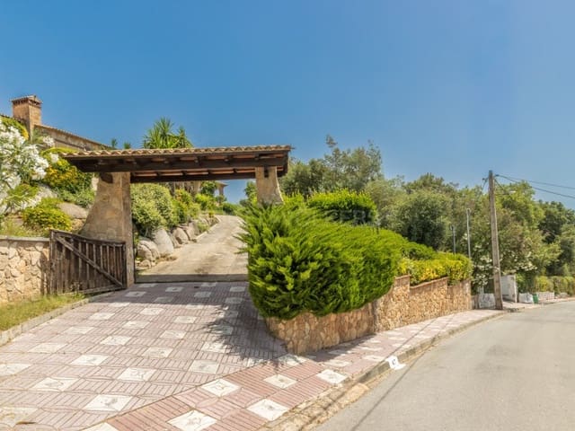 4 slaapkamer Villa te koop in Santa Cristina d'Aro met zwembad garage - € 749.000 (Ref: 9929063)