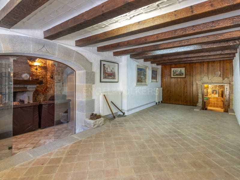 4 bedroom Villa for sale in Santa Cristina d'Aro with pool garage - € 749,000 (Ref: 9929063)