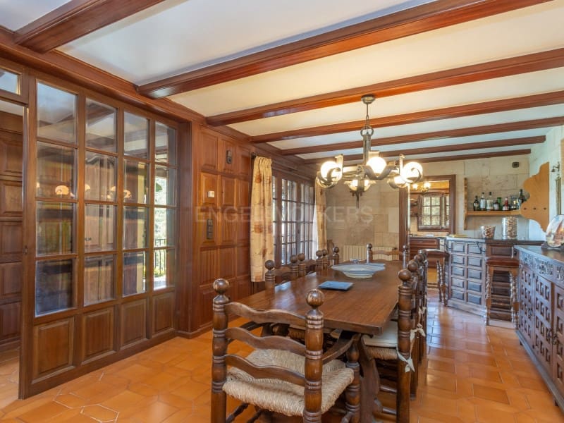 4 bedroom Villa for sale in Santa Cristina d'Aro with pool garage - € 749,000 (Ref: 9929063)