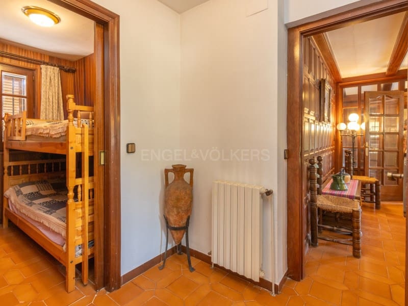 4 bedroom Villa for sale in Santa Cristina d'Aro with pool garage - € 749,000 (Ref: 9929063)