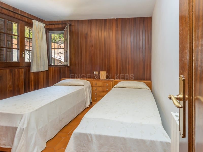 4 bedroom Villa for sale in Santa Cristina d'Aro with pool garage - € 749,000 (Ref: 9929063)