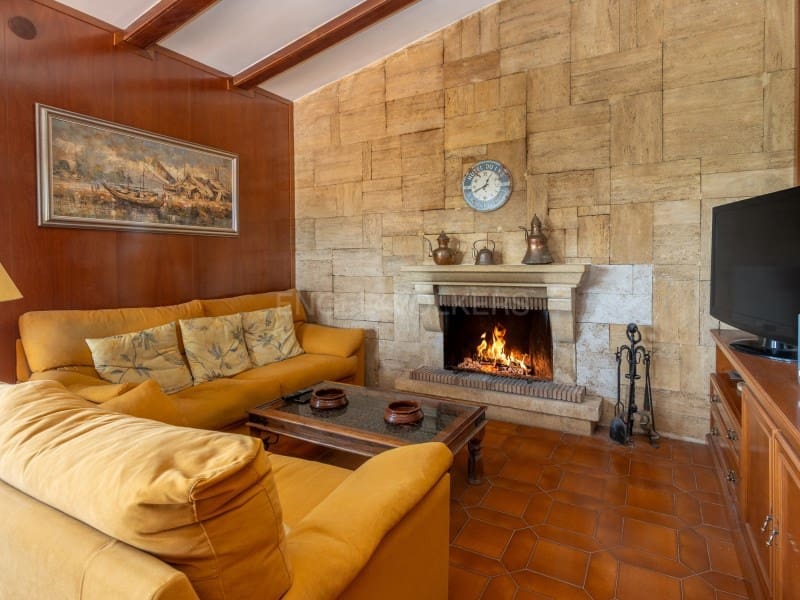 4 bedroom Villa for sale in Santa Cristina d'Aro with pool garage - € 749,000 (Ref: 9929063)
