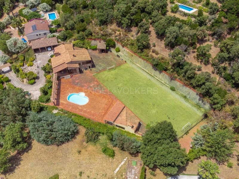 4 bedroom Villa for sale in Santa Cristina d'Aro with pool garage - € 749,000 (Ref: 9929063)