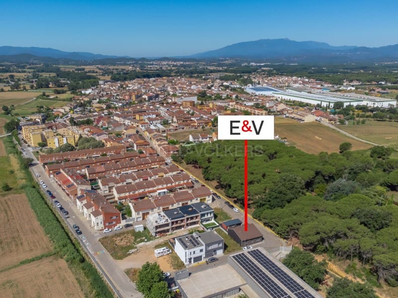3 bedroom Villa for sale in Vidreres with garage - € 395,000 (Ref: 9929064)