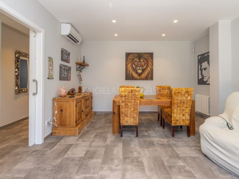 3 bedroom Villa for sale in Vidreres with garage - € 395,000 (Ref: 9929064)
