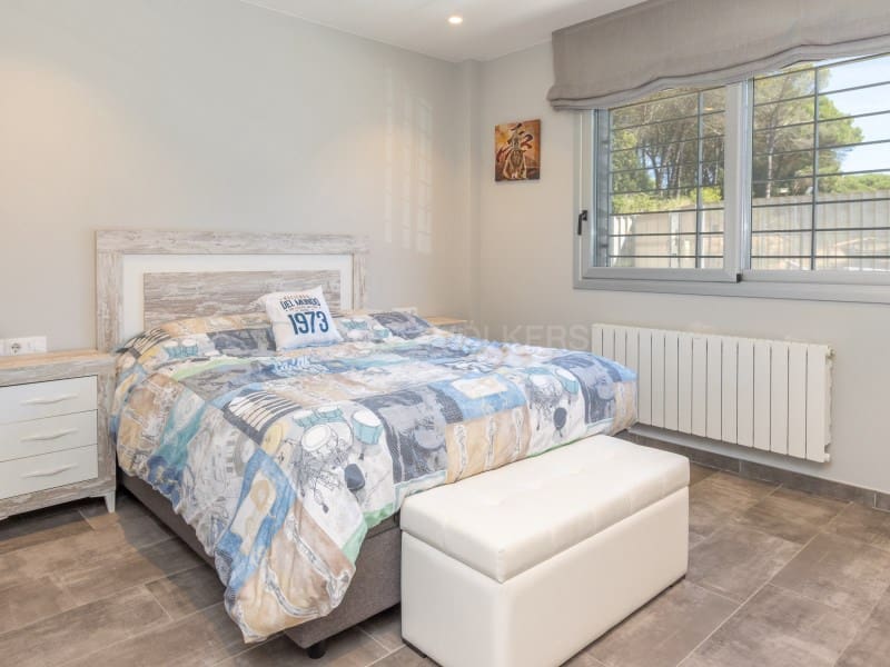 3 bedroom Villa for sale in Vidreres with garage - € 395,000 (Ref: 9929064)