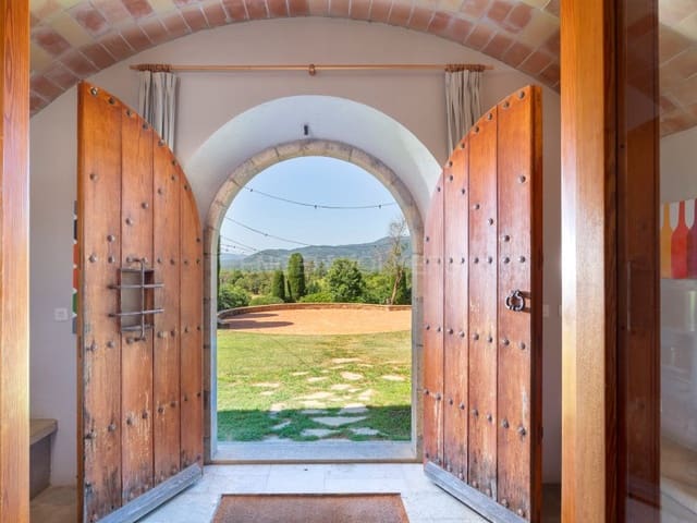 14 soveværelse Finca/Landehus til salg i Brunyola i Sant Martí Sapresa med swimmingpool garage - € 4.875.000 (Ref: 9929065)