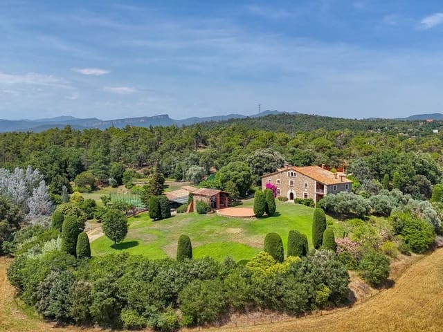 14 soveværelse Finca/Landehus til salg i Brunyola i Sant Martí Sapresa med swimmingpool garage - € 4.875.000 (Ref: 9929065)