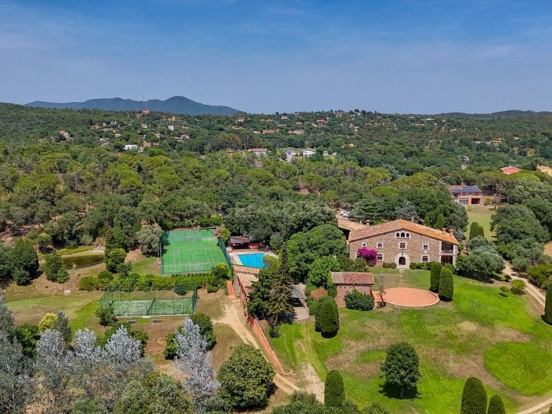 14 bedroom Finca/Country House for sale in Brunyola i Sant Marti Sapresa with pool garage - € 4,875,000 (Ref: 9929065)