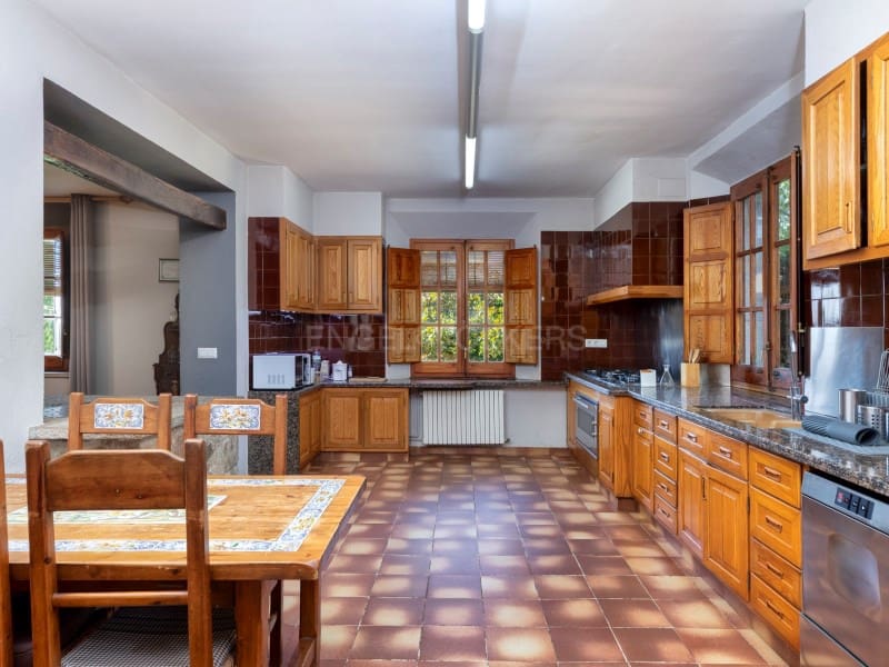 14 bedroom Finca/Country House for sale in Brunyola i Sant Marti Sapresa with pool garage - € 4,875,000 (Ref: 9929065)
