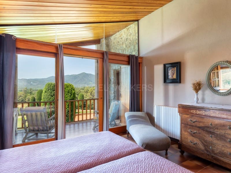 14 bedroom Finca/Country House for sale in Brunyola i Sant Marti Sapresa with pool garage - € 4,875,000 (Ref: 9929065)