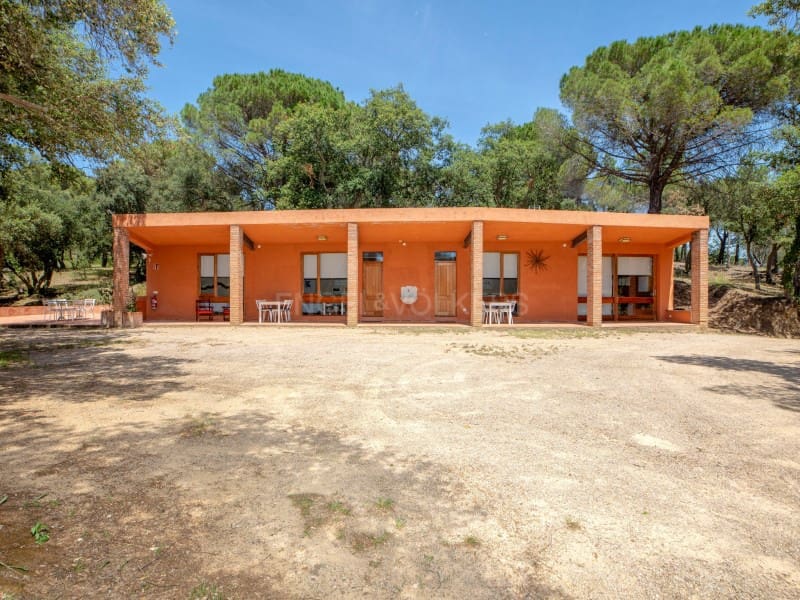 14 bedroom Finca/Country House for sale in Brunyola i Sant Marti Sapresa with pool garage - € 4,875,000 (Ref: 9929065)