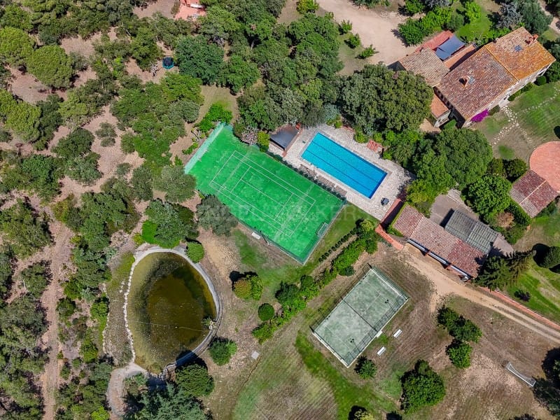 14 bedroom Finca/Country House for sale in Brunyola i Sant Marti Sapresa with pool garage - € 4,875,000 (Ref: 9929065)