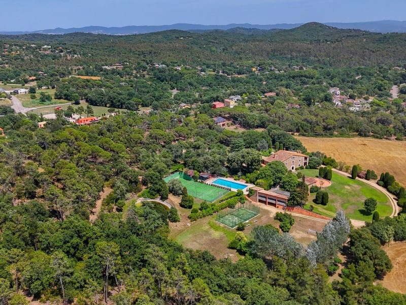 14 bedroom Finca/Country House for sale in Brunyola i Sant Marti Sapresa with pool garage - € 4,875,000 (Ref: 9929065)