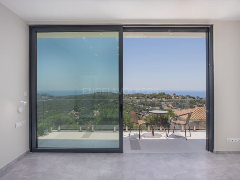 3 soveværelse Villa til salg i Lloret de Mar med swimmingpool garage - € 795.000 (Ref: 9937864)