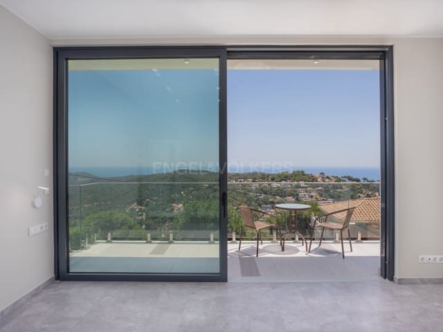 3 soveværelse Villa til salg i Serra Brava, Lloret de Mar med swimmingpool garage - € 795.000 (Ref: 9937864)