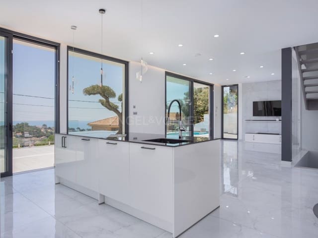3 soveværelse Villa til salg i Serra Brava, Lloret de Mar med swimmingpool garage - € 795.000 (Ref: 9937864)