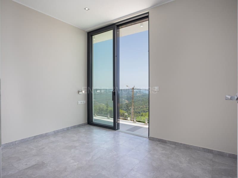 3 soveværelse Villa til salg i Lloret de Mar med swimmingpool garage - € 795.000 (Ref: 9937864)