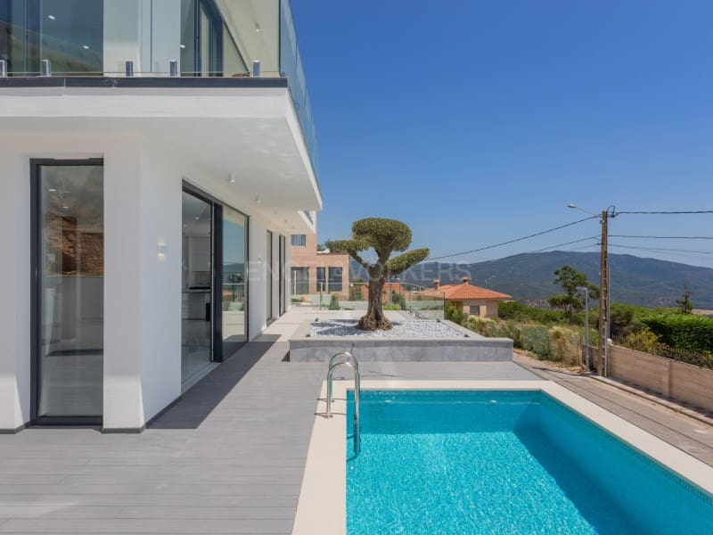 3 soveværelse Villa til salg i Lloret de Mar med swimmingpool garage - € 795.000 (Ref: 9937864)