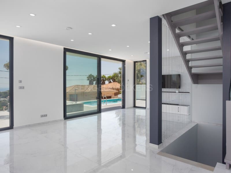 3 soveværelse Villa til salg i Lloret de Mar med swimmingpool garage - € 795.000 (Ref: 9937864)