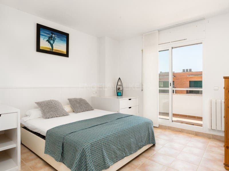 3 soverom Penthouse til salgs i Pals med svømmebasseng garasje - € 410 000 (Ref: 9949452)