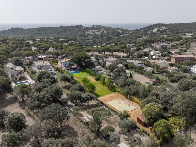 4 makuuhuone Huvila myytävänä paikassa Calonge i Sant Antoni mukana 
autotalli - 745 000 € (Ref: 9957652)