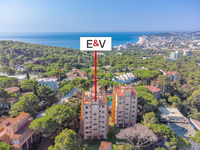 3 bedroom Flat for sale in Platja d'Aro with pool - € 250,000 (Ref: 9959446)