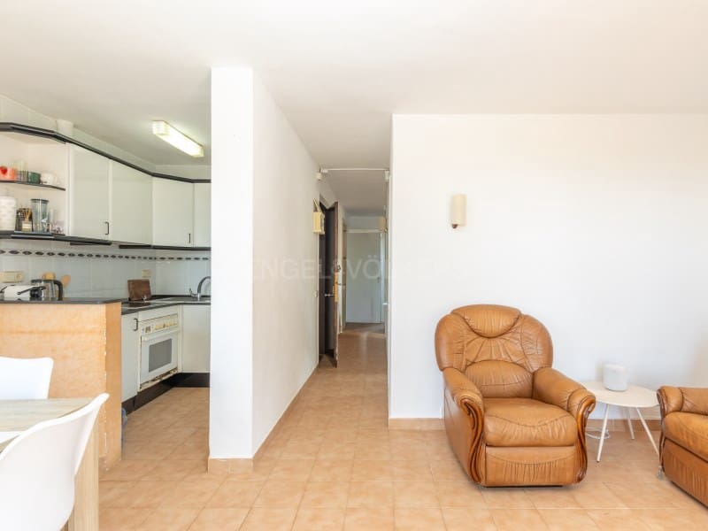 3 bedroom Flat for sale in Platja d'Aro with pool - € 250,000 (Ref: 9959446)