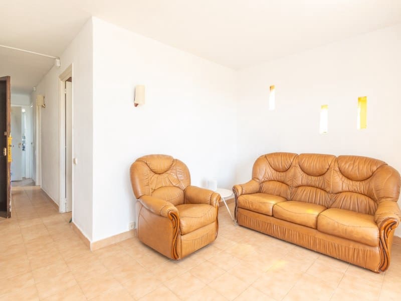 3 bedroom Flat for sale in Platja d'Aro with pool - € 250,000 (Ref: 9959446)