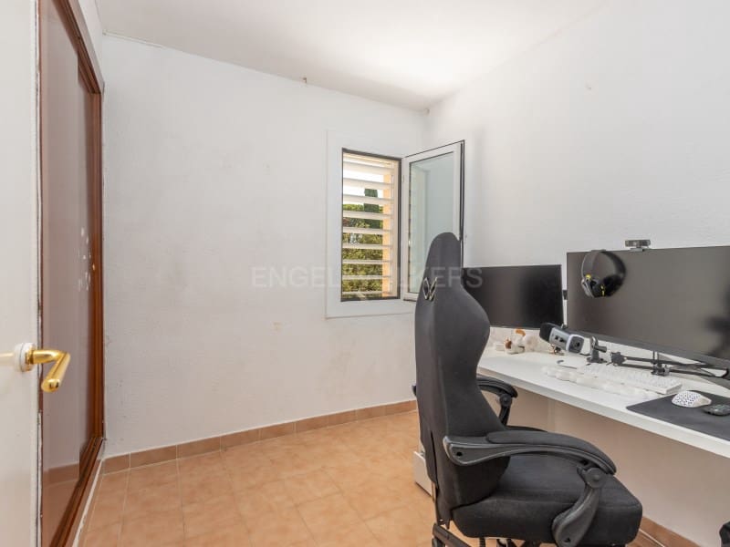 3 bedroom Flat for sale in Platja d'Aro with pool - € 250,000 (Ref: 9959446)