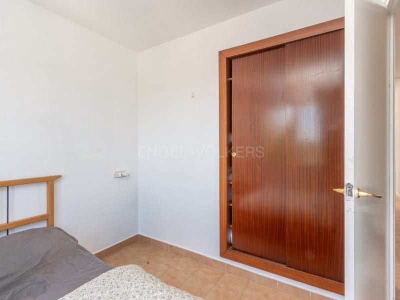 3 bedroom Flat for sale in Platja d'Aro with pool - € 250,000 (Ref: 9959446)
