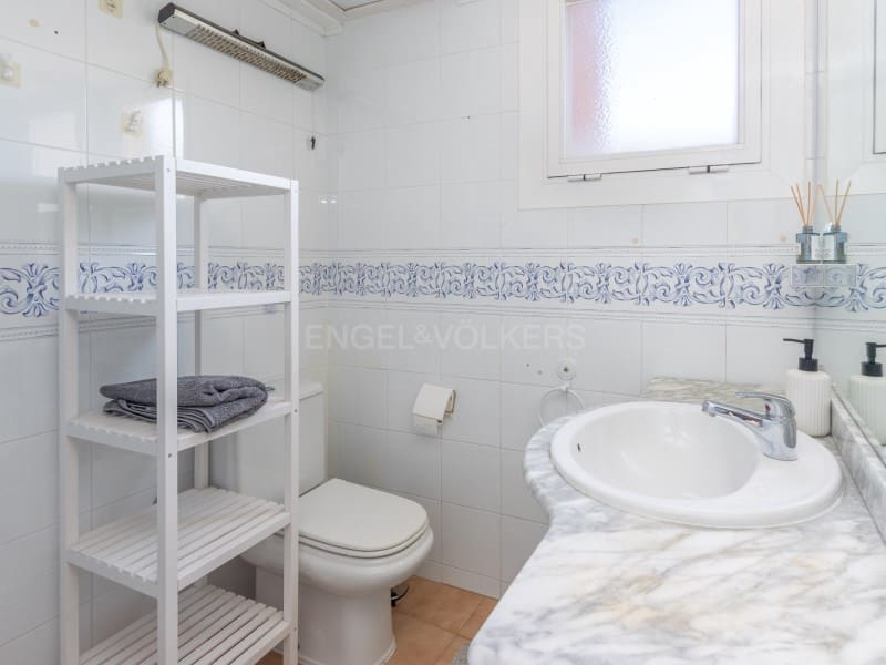 3 bedroom Flat for sale in Platja d'Aro with pool - € 250,000 (Ref: 9959446)