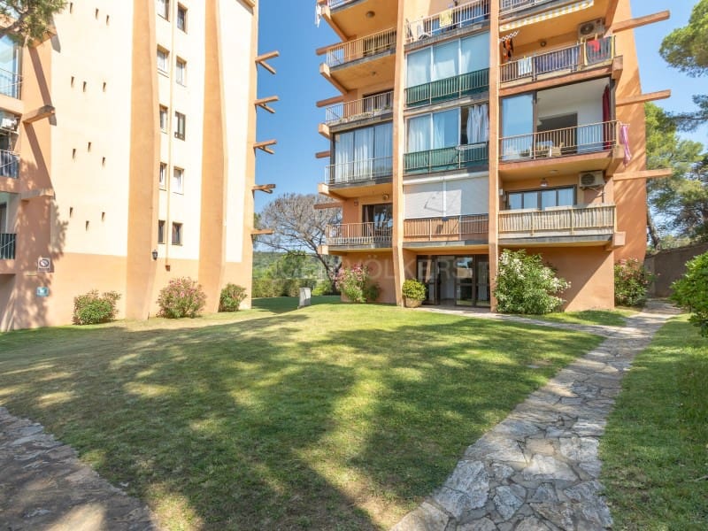 3 bedroom Flat for sale in Platja d'Aro with pool - € 250,000 (Ref: 9959446)