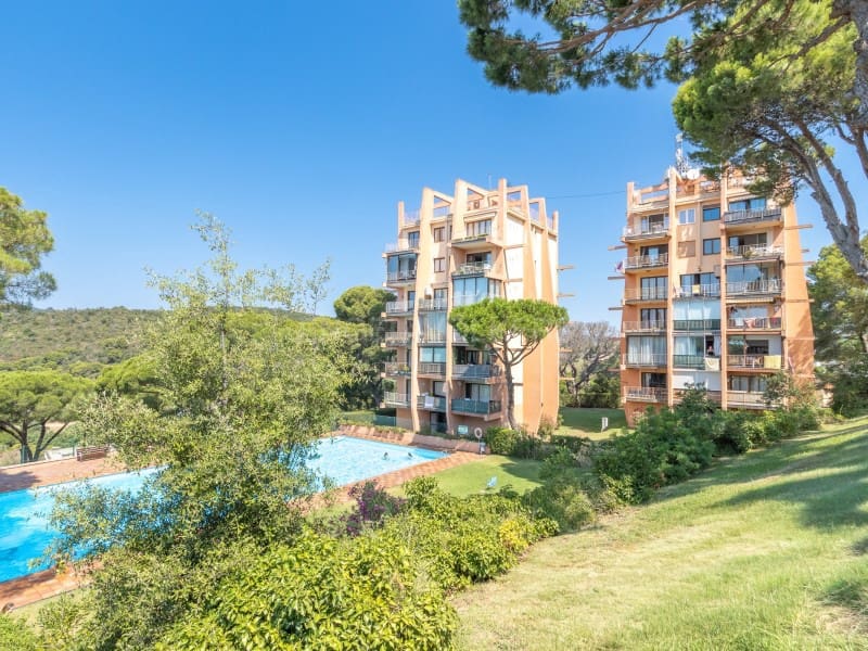 3 bedroom Flat for sale in Platja d'Aro with pool - € 250,000 (Ref: 9959446)