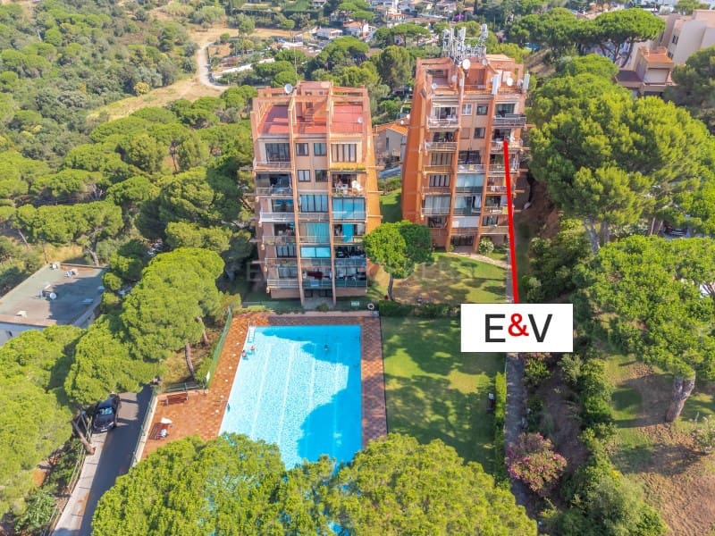 3 bedroom Flat for sale in Platja d'Aro with pool - € 250,000 (Ref: 9959446)