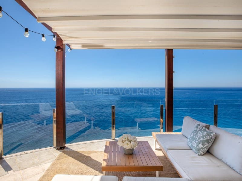 6 bedroom Villa for sale in Lloret de Mar with pool garage - € 3,950,000 (Ref: 9966356)