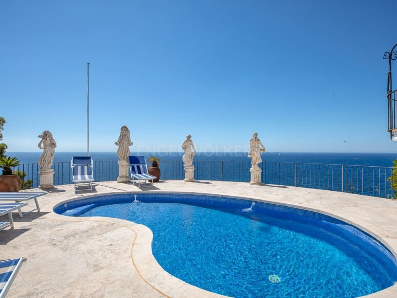 6 bedroom Villa for sale in Lloret de Mar with pool garage - € 3,950,000 (Ref: 9966356)
