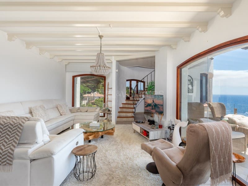 6 bedroom Villa for sale in Lloret de Mar with pool garage - € 3,950,000 (Ref: 9966356)