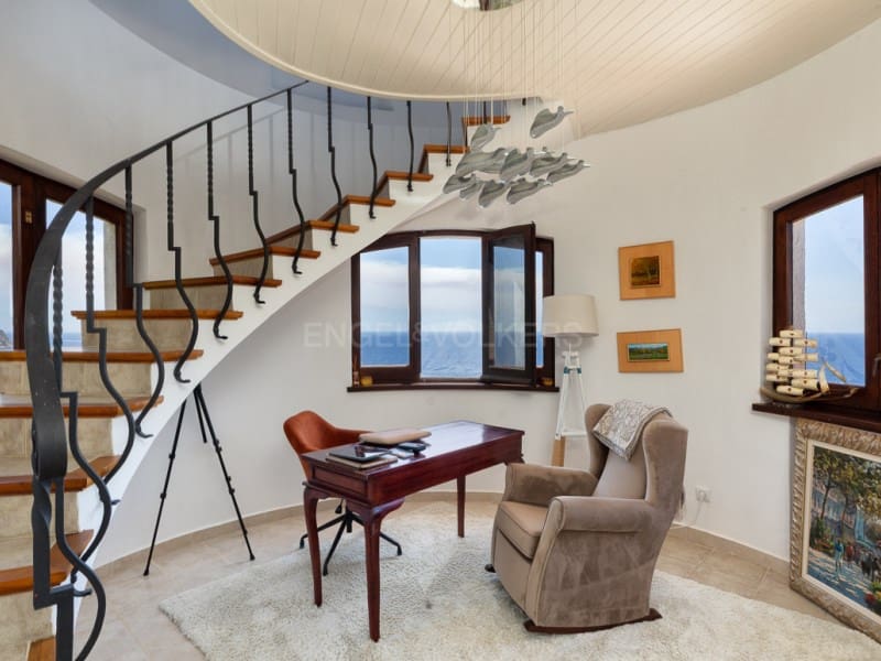 6 bedroom Villa for sale in Lloret de Mar with pool garage - € 3,950,000 (Ref: 9966356)